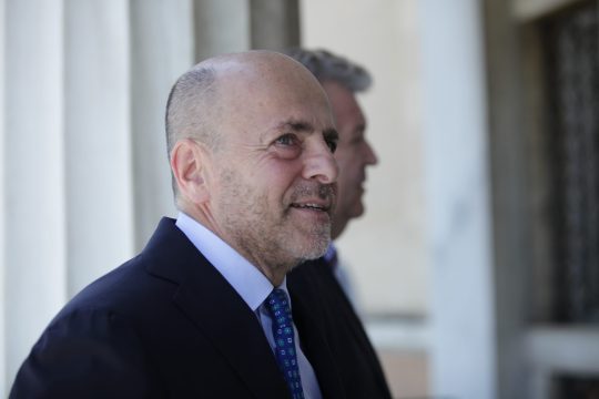 Βολές κατά της κυβέρνησης από τον ιδιοκτήτη του ΣΚΑΪ
