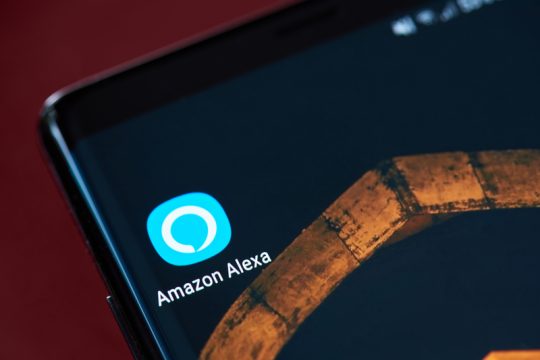 Alexa πιστεύεις στον Άγιο Βασίλη;