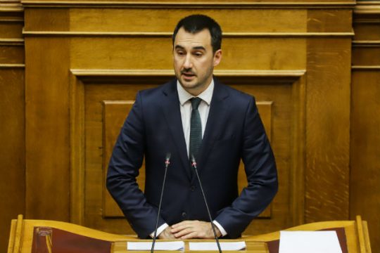 «Δημοκρατική τομή» στην Αυτοδιοίκηση και στοχευμένοι πόροι
