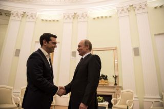 Στη Μόσχα για να «λιώσουν» οι πάγοι