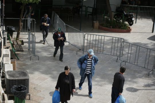 Θερμαινόμενος χώρος για την προστασία αστέγων από τον δήμο Αθηναίων