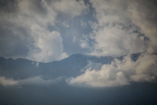 Βελτίωση του καιρού και μικρή άνοδος της θερμοκρασίας