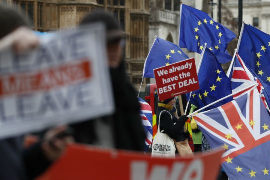 Κονδύλια και σχέδια για άτακτο Brexit ενέκρινε το υπουργικό