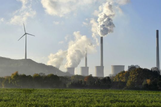 Δεκάδες χιλιάδες στους δρόμους της Γαλλίας για το κλίμα