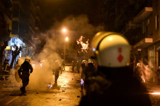 Στον εισαγγελέα οι 28 συλληφθέντες για τα επεισόδια