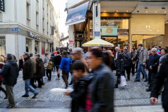 Το ωράριο των καταστημάτων μέχρι την Πρωτοχρονιά
