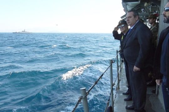Οι φιγουρατζήδες των καναπέδων
