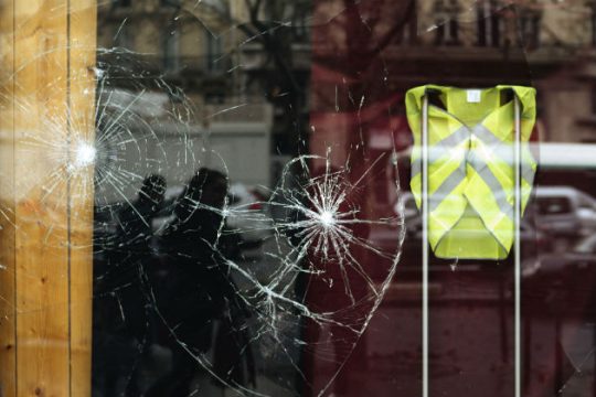 Τα αδιέξοδα της πολιτικής Μακρόν