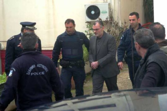 Ενοχοποιούν τον Αλέξη για να «σπάσουν» τα ισόβια