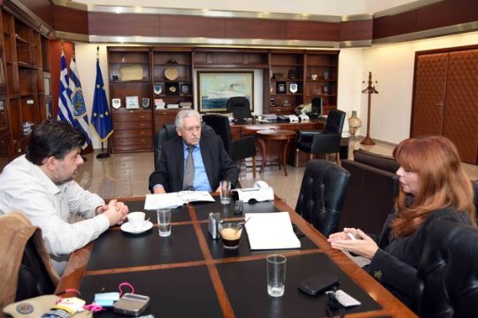 «Το άνοιγμα των λογαριασμών του Κ. Σημίτη δεν είναι απόφαση της κυβέρνησης»