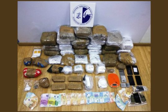 Εξαρθρώθηκε ομάδα διακίνησης ναρκωτικών στην Αττική