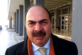 Ιστορίες εθνικιστικής ασχετοσύνης και τρέλας