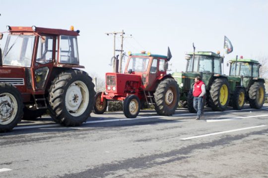 Στους δρόμους από σήμερα οι αγρότες