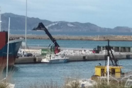 Ηράκλειο: Τραυματίστηκε λιμενεργάτης μετά από πτώση στο λιμάνι