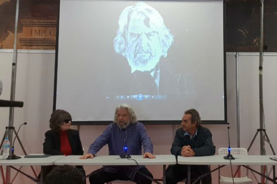 Ο Μαρξ κέρδισε το στοίχημα στο Σύνταγμα