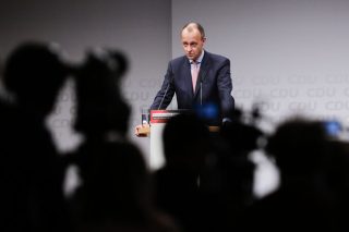 Ο Σόιμπλε «ψηφίζει» Μερτς για διάδοχο της Μέρκελ