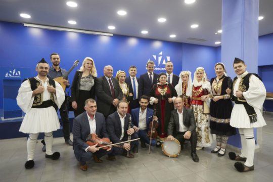 Τα… «έψαλαν» στον Κυριάκο