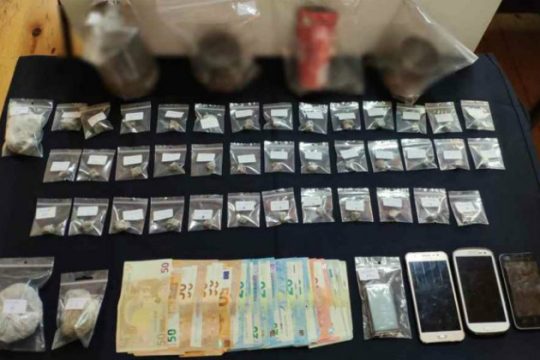 Ρέθυμνο: Δύο συλλήψεις για διακίνηση ναρκωτικών