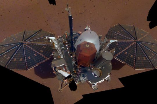 Το InSight τράβηξε την πρώτη του «σέλφι» στον Άρη