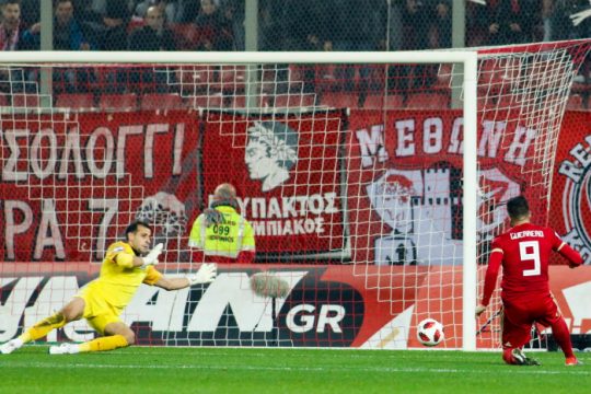 Σημαντικές νίκες για τους «αιώνιους» στη Super League