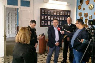 «Τίποτα δεν θα μείνει στο σκοτάδι»