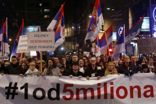 Ξανά στους δρόμους του Βελιγραδίου κατά του Βούτσιτς