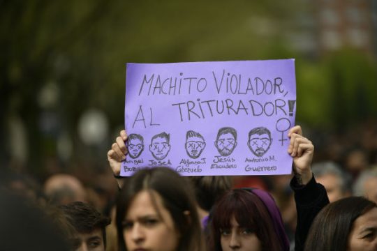 Ο βιασμός δεν είναι… βιασμός για το ισπανικό δικαστήριο