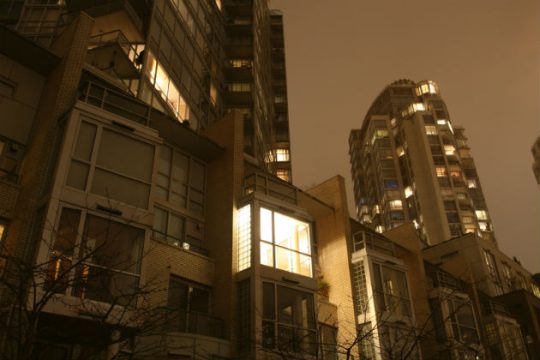 Δισεκατομμυριούχοι αγόρασαν σπίτια για 20 εκατ. δολάρια το καθένα