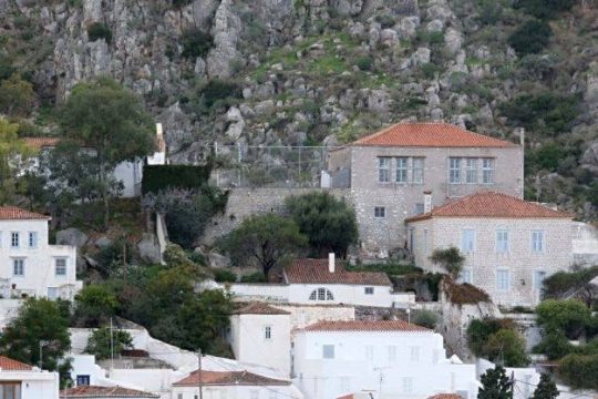Επισκευές στο παλαιότερο σε λειτουργία σχολείο της χώρας