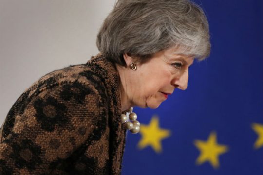 Πιέσεις στην Τερέζα Μέι για χρονική μετάθεση του Brexit