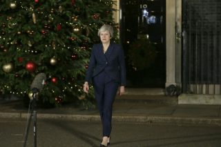 Η Μέι επέζησε από την ανταρσία