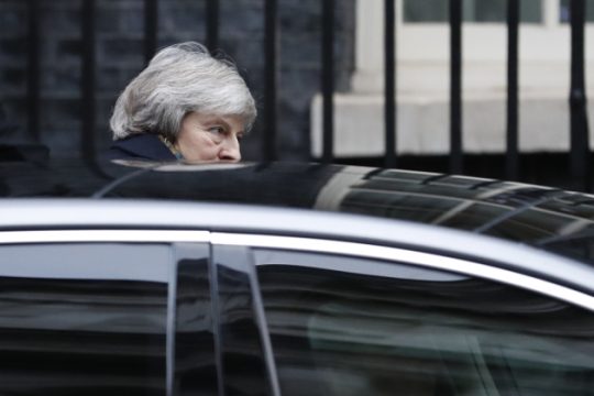 Σχέδια για Brexit χωρίς συμφωνία και… βλέπουμε