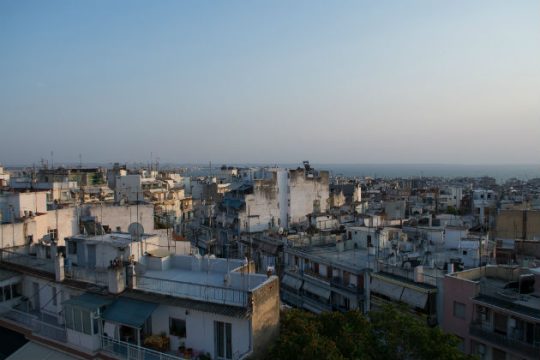 Αναστολή του φόρου υπεραξίας στη μεταβίβαση ακινήτων