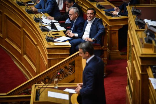 Μια… προϋπολογισμένη μάχη στη σκιά του ΣΚΑΪ