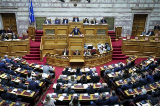Καβγάς για την κληρονομιά των ψηφοφόρων του ΠΑΣΟΚ