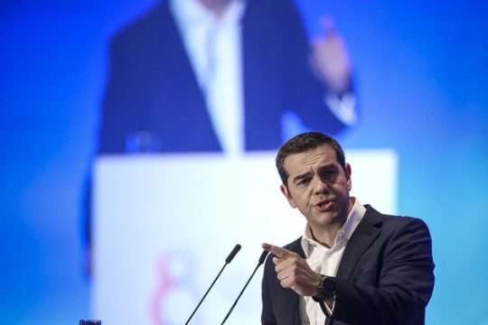 Στήνοντας δημοκρατικά αναχώματα