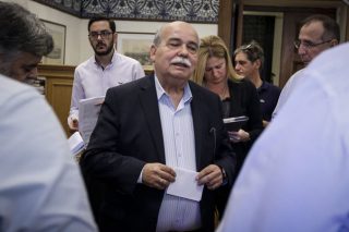 Η Βουλή εστιάζει στον ρόλο των ΜΜΕ