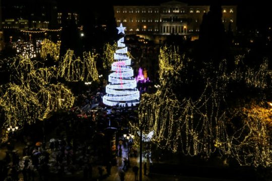 Ψυχρός και βροχερός ο καιρός των Χριστουγέννων