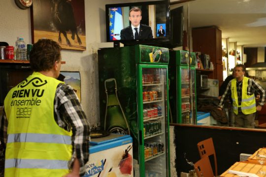 Θα κατευνάσουν την οργή των «κίτρινων γιλέκων» οι εξαγγελίες Μακρόν;