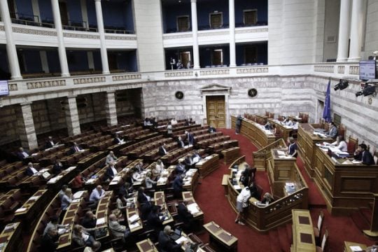 «Αποστασία» ή επιστροφή στην κανονικότητα;