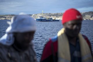Μετανάστες-πιόνια στη σκακιέρα της ντροπής…