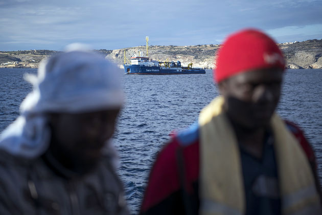 Μετανάστες-πιόνια στη σκακιέρα της ντροπής…