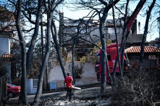 Διευκρινίσεις για την αποκατάσταση των σπιτιών στο Μάτι