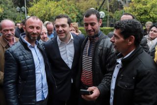 Εσωσαν κόσμο στο Μάτι και παίρνουν τιμητικά την ελληνική υπηκοότητα