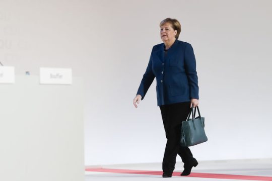 Προφήτες κακών, αλλά βολικών σεναρίων