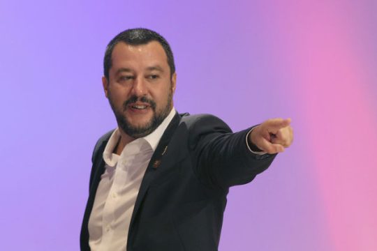 Ανταρσία δημάρχων κατά του Σαλβίνι