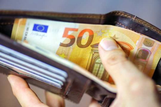 Αλαλούμ με τα αναδρομικά συνταξιούχων καθηγητών ΤΕΙ