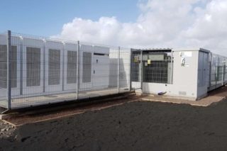 Συζητήσεις με την Tesla για τις ενεργειακές ανάγκες μικρών νησιών
