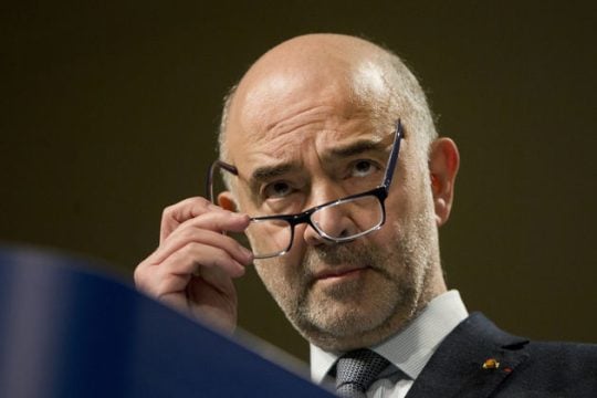 Ξηλώνει την αρχή της ομοφωνίας
