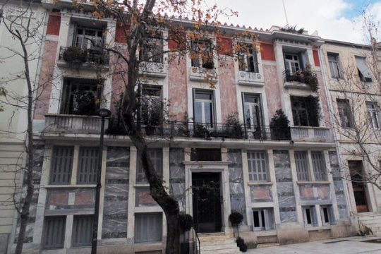 Η αθηναϊκή πολυκατοικία